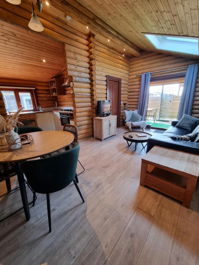 Finse Woning Op Camping De Tulpenweide Breezand Ngoại thất bức ảnh